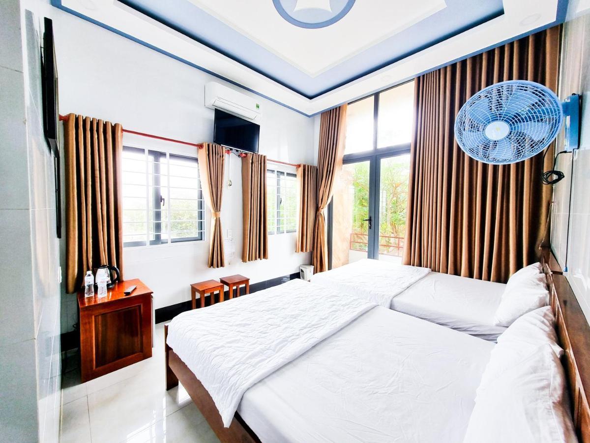 Huong Duong Hotel Dao Phu Quy Bagian luar foto