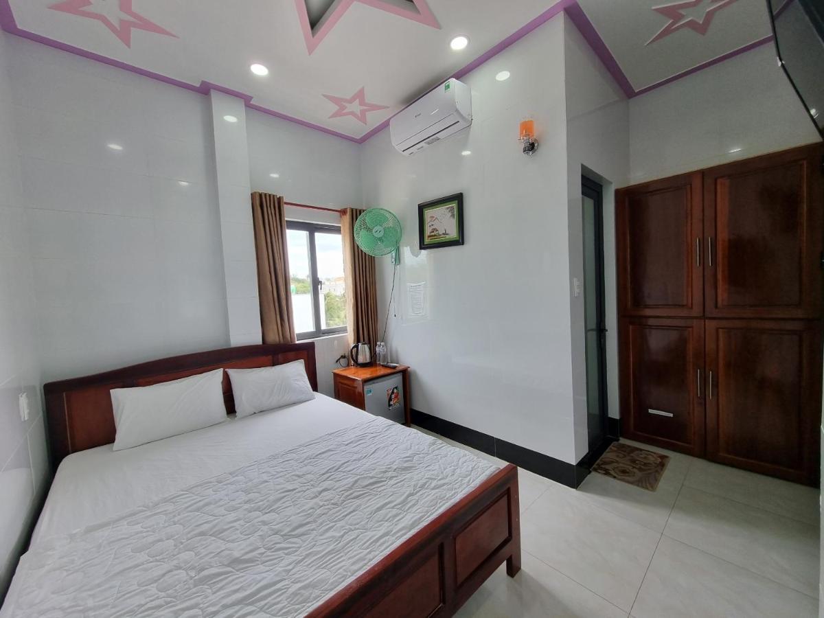 Huong Duong Hotel Dao Phu Quy Bagian luar foto