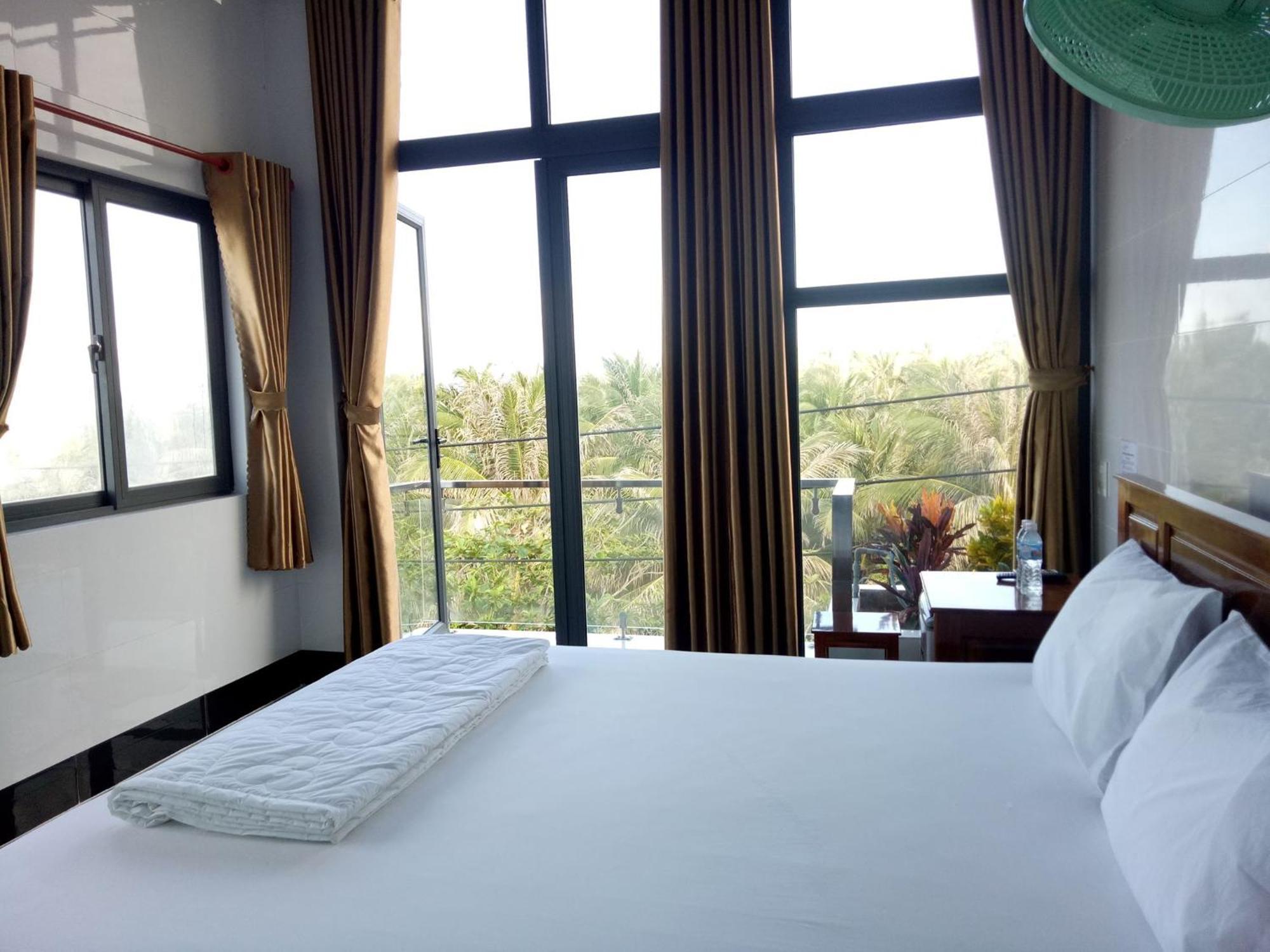 Huong Duong Hotel Dao Phu Quy Bagian luar foto